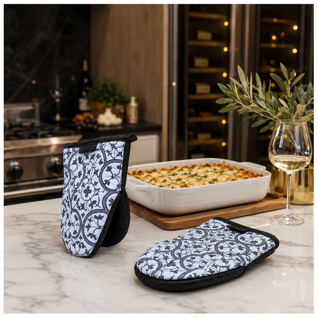 Non Slip 2-Piece Heat-Resistant Silicone Oven Mitt Set with Cotton Lining