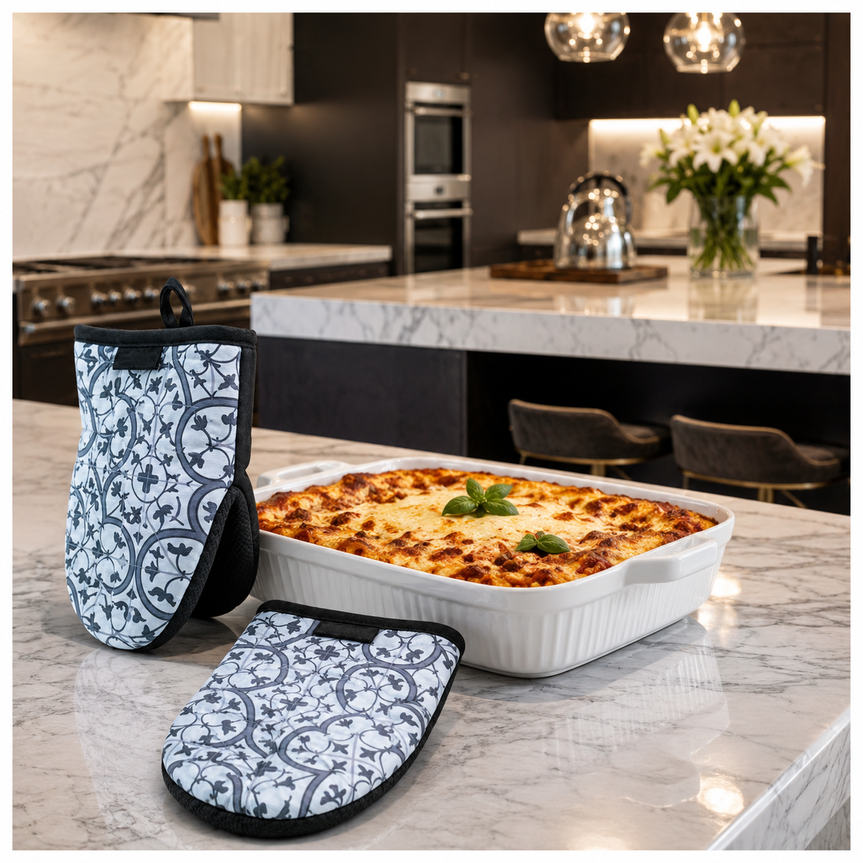 Non Slip 2-Piece Heat-Resistant Silicone Oven Mitt Set with Cotton Lining