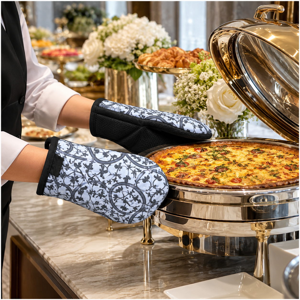 Non Slip 2-Piece Heat-Resistant Silicone Oven Mitt Set with Cotton Lining