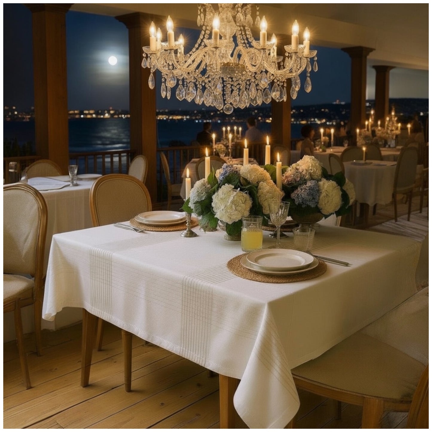 Luxury Woven Tablecloth - 160 × 220 cm (Gold-Thread Plaid Design)