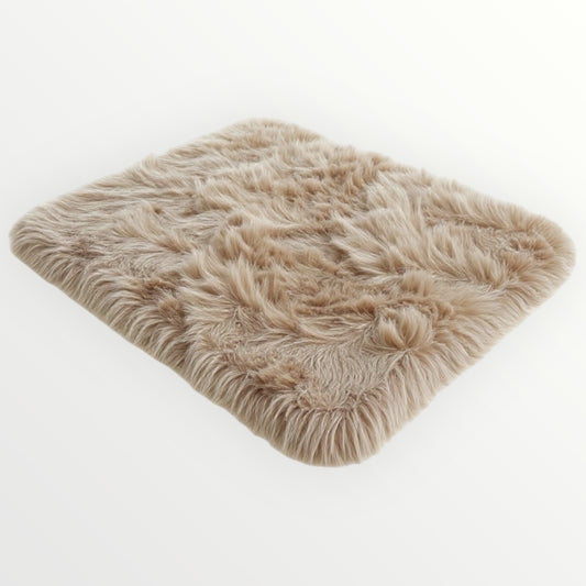 Luxury Fluffy Area Rug – 120 × 180 cm | Plush Faux Fur with Suede Backing