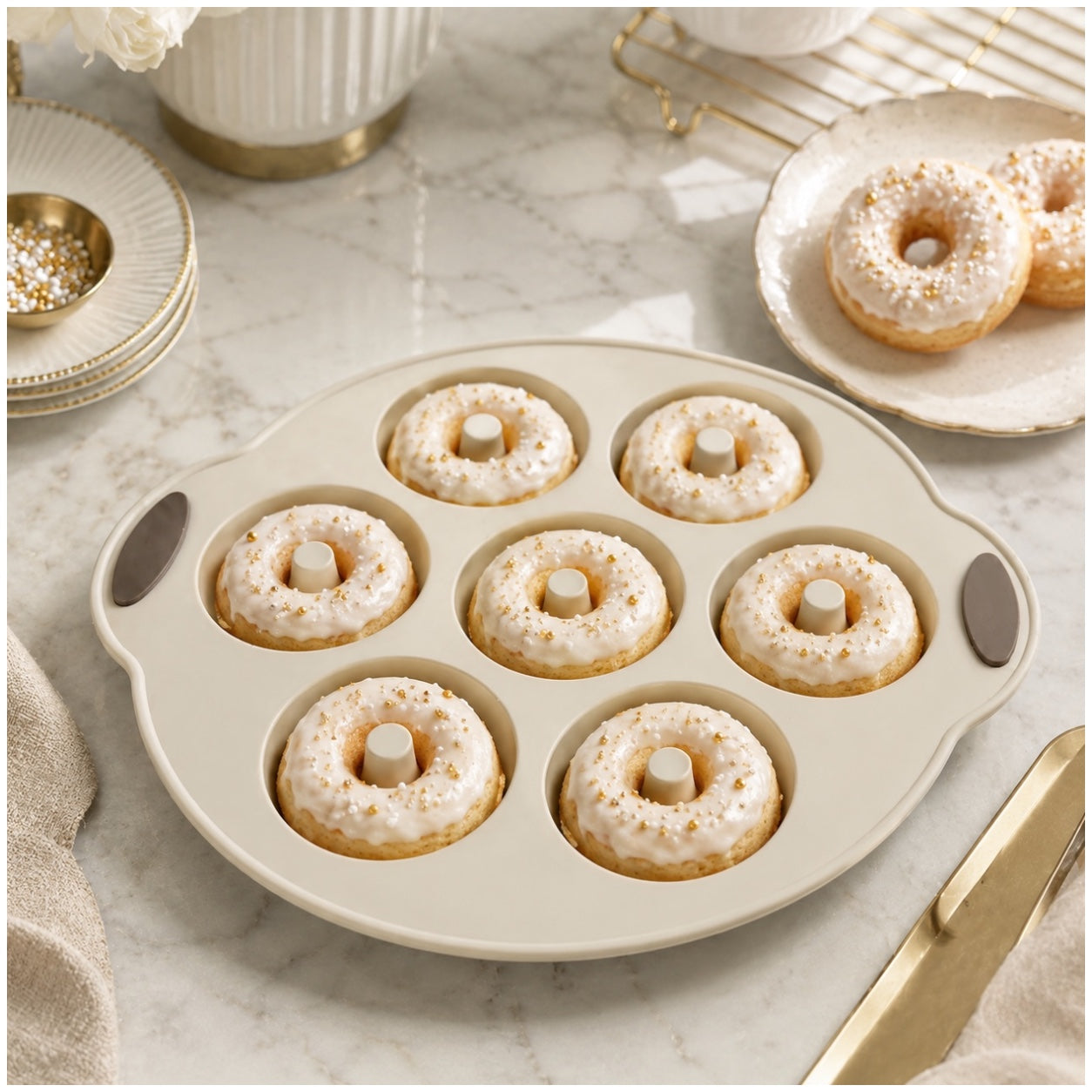 Essential 7-Cavity Silicone Donut Baking Mold with Steel Frame – Cream